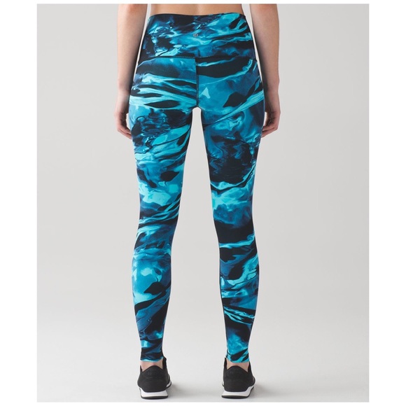 Lululemon Wunder Under Hi Rise size 2 - Picture 2 of 5